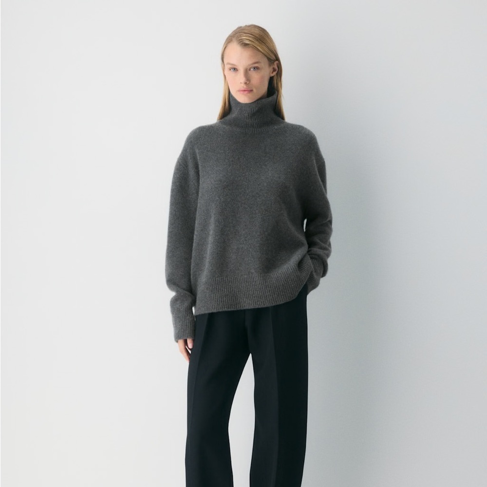 Aritzia Plush Cashmere Oversized Turtleneck - Heather Charcoal